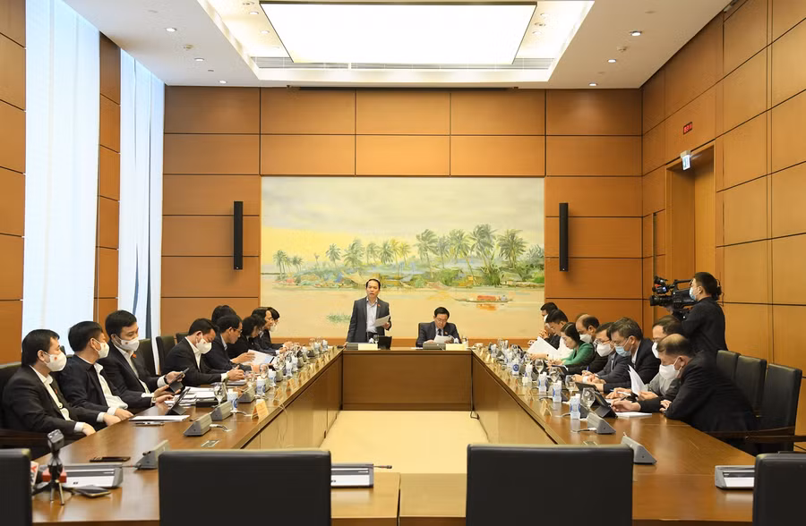 Toàn cảnh phiên thảo luận tổ 2