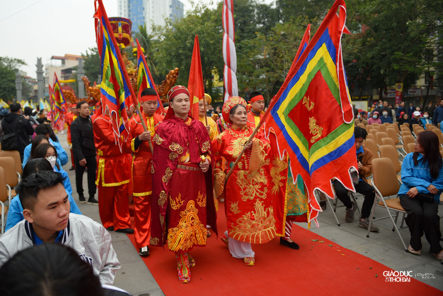Ngoài những nét văn hóa khá tương đồng với lễ hội Tây Sơn Thượng đạo (An Khê - Gia Lai), Tây Sơn Hạ đạo (Bình Định), Lễ hội gò Đống Đa có những điểm khác biệt rất độc đáo và hấp dẫn.