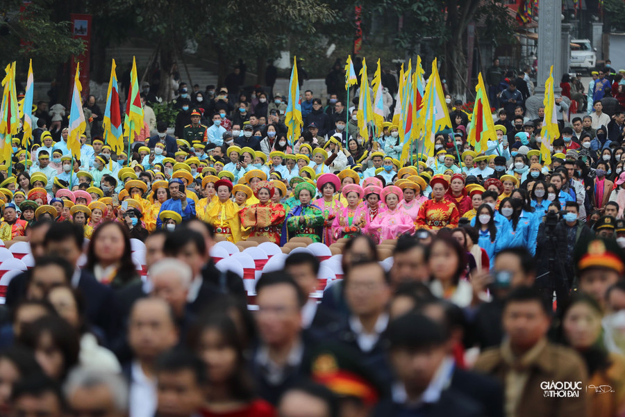 Lễ hội thu hút hàng ngàn người dân đến tham dự.