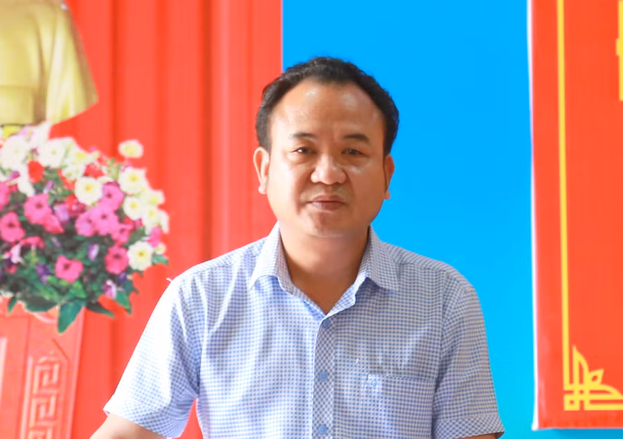 Ông Hồ Quốc Hương bị kỷ luật cách chức tất cả các chức vụ trong Đảng do mắc nhiều sai phạm.