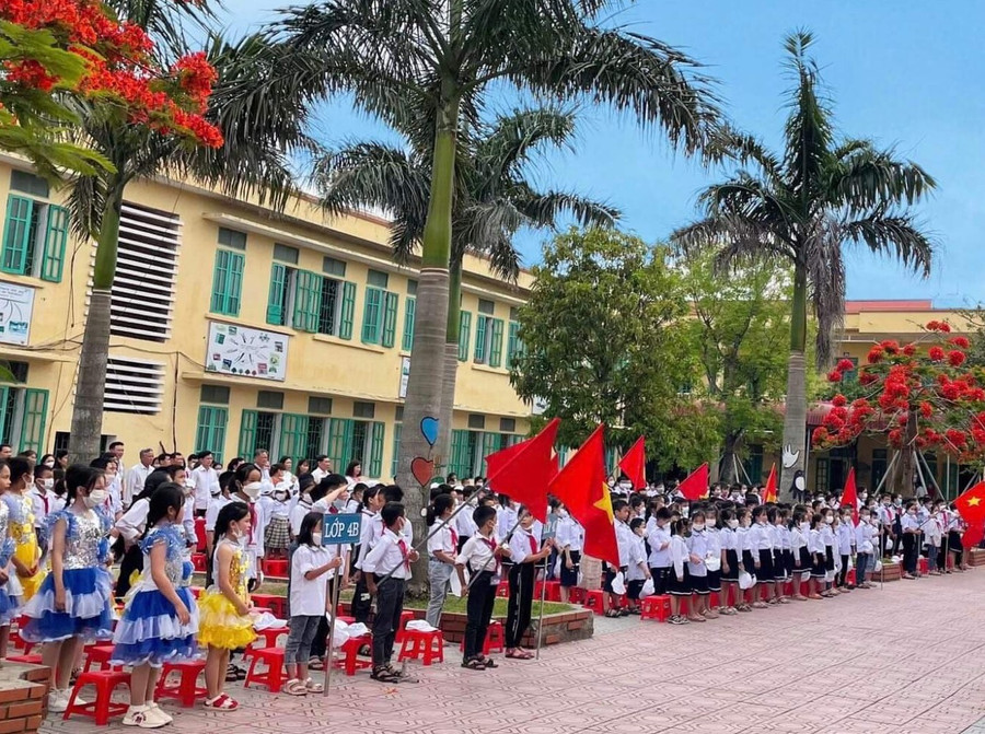 Tới thời điểm hiện tại cấp Tiểu học và THCS đều đạt chuẩn Quốc gia, Xanh - Sạch - Đẹp - An toàn. Tới thời điểm hiện tại cấp Tiểu học và THCS đều đạt chuẩn Quốc gia, Xanh - Sạch - Đẹp - An toàn.