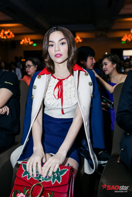 Hà Hồ diện túi hiệu Gucci đỏ chót, ủng hộ đêm nhạc Giang Hồng Ngọc - Ảnh 1 Ha Ho dien tui hieu Gucci do chot, ung ho dem nhac Giang Hong Ngoc - Anh 1