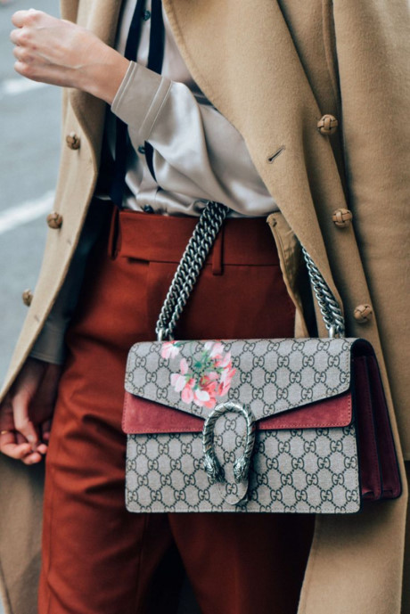 Hà Hồ diện túi hiệu Gucci đỏ chót, ủng hộ đêm nhạc Giang Hồng Ngọc - Ảnh 10 Ha Ho dien tui hieu Gucci do chot, ung ho dem nhac Giang Hong Ngoc - Anh 10