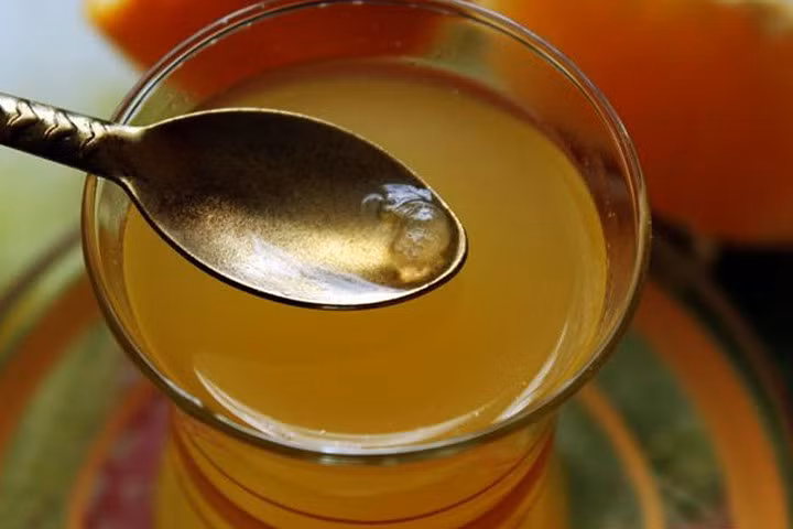 Uống nước mật ong trước khi đi ngủ tốt gấp 100 lần thuốc bổ