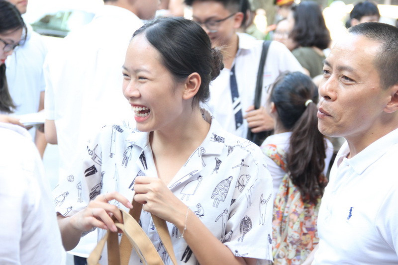 Cười tươi thế này hẳn kết quả bài thi không đáng lo ngại nữa... Cười tươi thế này hẳn kết quả bài thi không đáng lo ngại nữa...