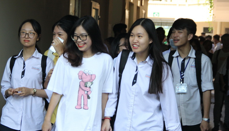 Tươi tắn bước ra trường thi Tươi tắn bước ra trường thi