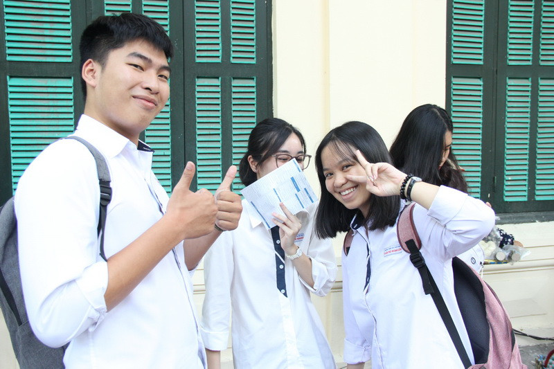 Một kỳ thi quá nhiều cảm xúc. Một kỳ thi quá nhiều cảm xúc.