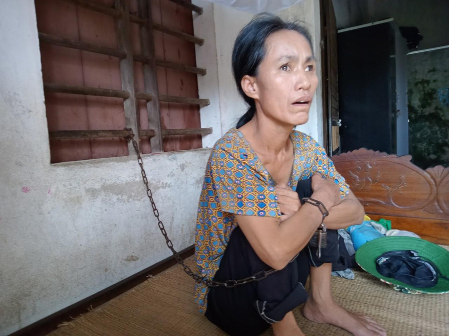 Bà Trần Thị Nga (52 tuổi) bị tâm thần đã gần 10 năm.