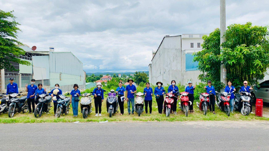 Đội hình xe ôm miễn phí sẵn sàng hỗ trợ thí sinh khi cần thiết. Đội hình xe ôm miễn phí sẵn sàng hỗ trợ thí sinh khi cần thiết.