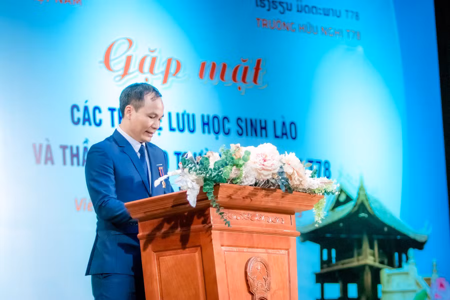 TS. Lê Phú Thắng, Bí thư Đảng ủy, Hiệu trưởng trường Hữu nghị T78 phát biểu.