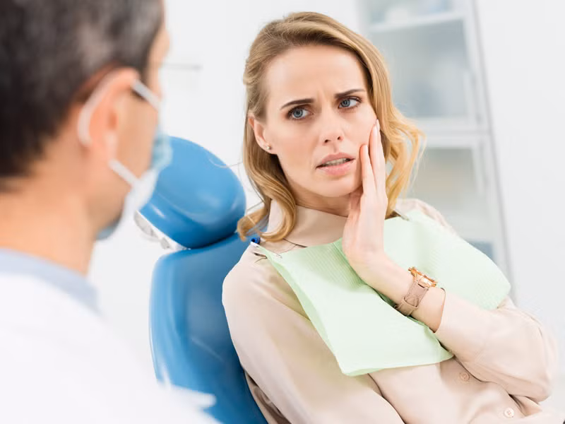 Nên tới gặp bác sĩ nha khoa khi bị đau đầu do đau răng