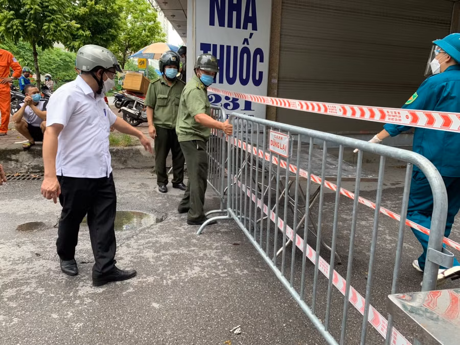 Để bảo đảm công tác phòng, chống dịch Covid-19, không để lây lan ra cộng đồng, UBND phường Giáp Bát yêu cầu người dân trên địa bàn phường, trong thời gian từ ngày 10/8 đến nay, đến Công ty TNHH Hiền Phước phải tự cách ly tại nhà.