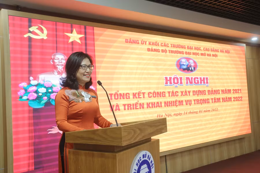 PGS.TS Nguyễn Mai Hương phát biểu tại hội nghị