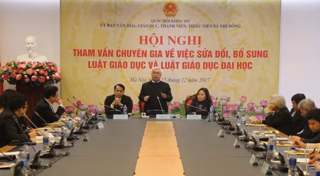 Đồng chí Phan Thanh Bình – Chủ nhiệm Ủy ban Văn hóa, Giáo dục, Thanh niên, Thiếu niên và Nhi đồng Quốc hội kết luận hội nghi