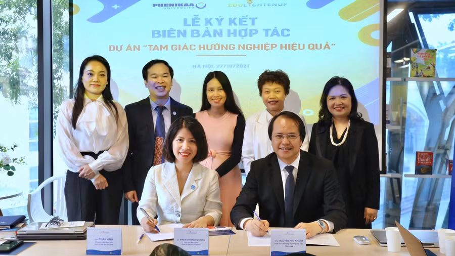 Lễ ký kết hợp tác giữa Mạng lưới Quản lý giáo dục với Trường ĐH Phenikaa trước sự chứng kiến của nhiều đại biểu