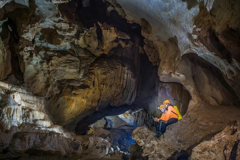 Quảng Bình được du khách trong và ngoài nước biết đến với danh xưng "Vương quốc hang động" ở VQG Phong Nha - Kẻ Bàng. Quảng Bình được du khách trong và ngoài nước biết đến với danh xưng "Vương quốc hang động" ở VQG Phong Nha - Kẻ Bàng.