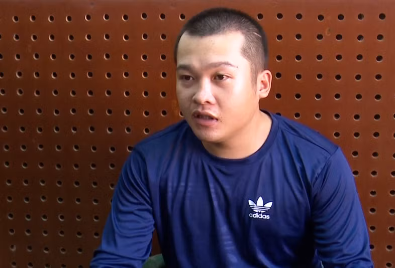 Dương Tuấn Anh tại cơ quan công an.