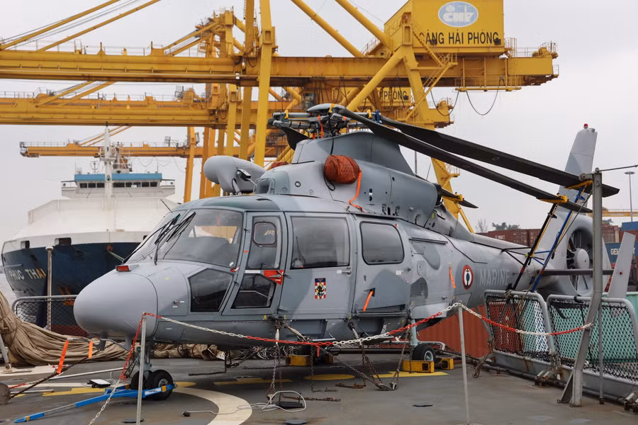 Bên cạnh đó, chiếc trực thăng này còn được giao nhiệm vụ rất đa dạng như bảo đảm chủ quyền tại các vùng đặc quyền kinh tế cả Pháp hay hỗ trợ người dân...