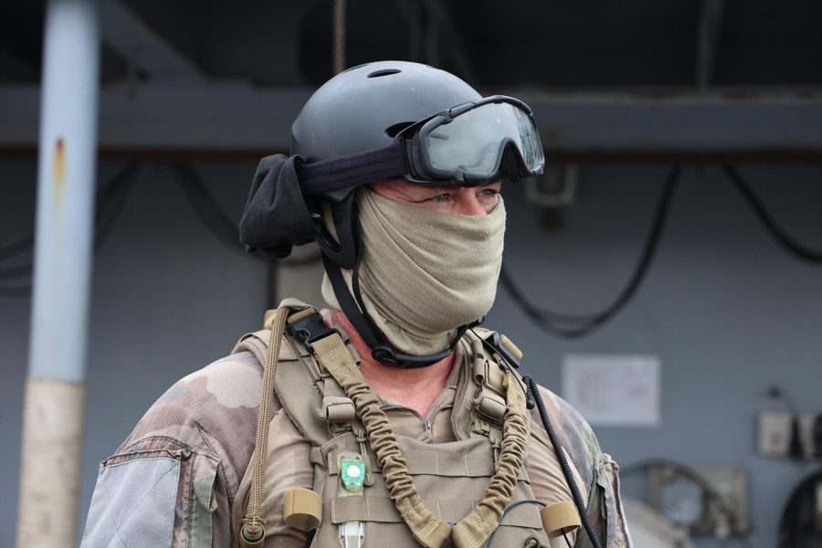 Đây cũng là buổi trao đổi kinh nghiệm xử lý khi gặp tàu lạ trên biển đầu tiên giữa lực lượng hải quân hai quốc gia.