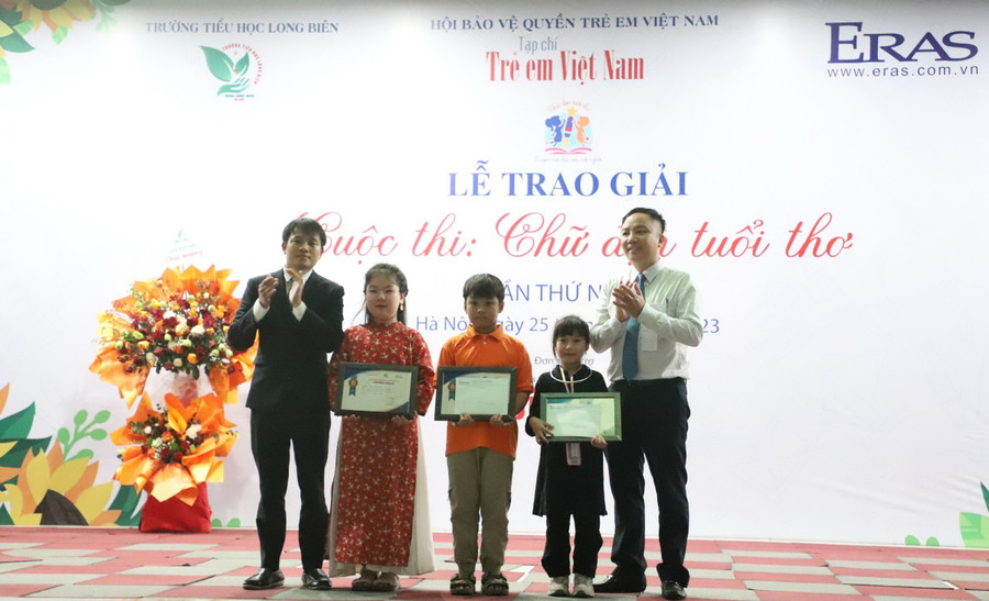 Các thí sinh được nhận giải Nhất Các thí sinh được nhận giải Nhất