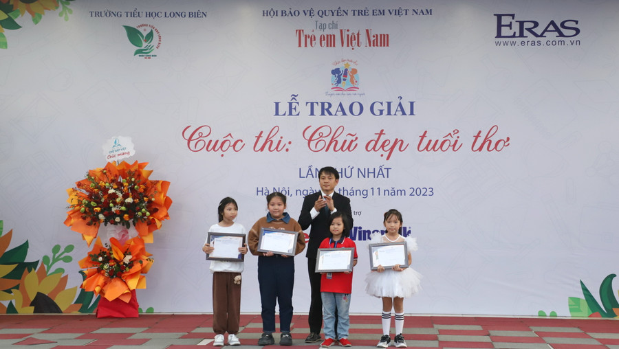 Các thí sinh được nhận giải Ba. Các thí sinh được nhận giải Ba.