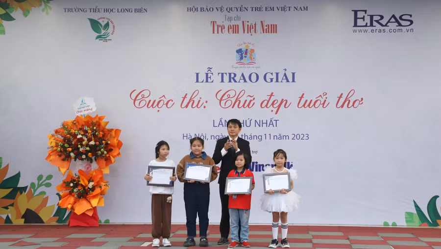 Các thí sinh được nhận giải Ba.