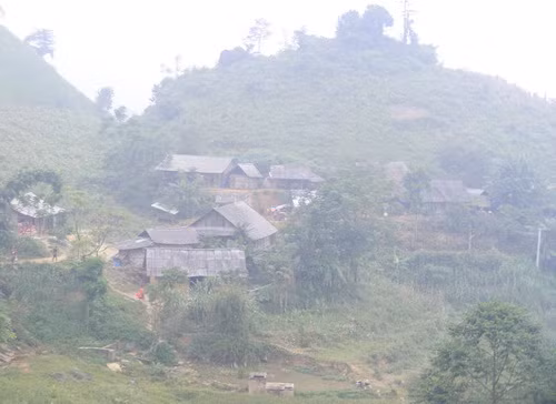 Một góc bản vùng cao Phìn Giàng