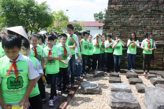 Học sinh Hà Nội khám phá di tích Hoàng Thành. Ảnh: gdtd.vn