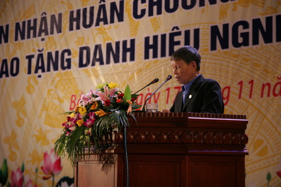 Nhà giáo Nhân dân - Anh hùng Lao động Nguyễn Đức Thìn Nhà giáo Nhân dân - Anh hùng Lao động Nguyễn Đức Thìn