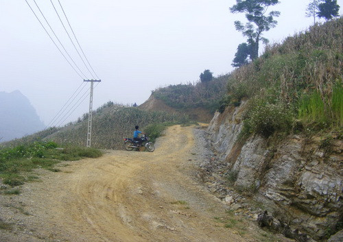 Trên đường leo lên bản Phìn Giàng C Trên đường leo lên bản Phìn Giàng C