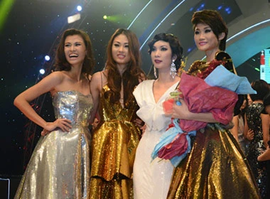 Mai Giang bất ngờ giành quán quân Vietnam"s Next Top Model 2012