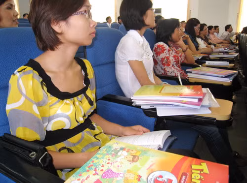 Hoàn thành khóa bồi dưỡng cho 190 giáo viên tiếng Anh tiểu học
