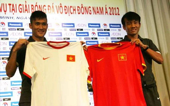 Đội tuyển Việt Nam lên đường tham dự AFF Suzuki Cup 2012