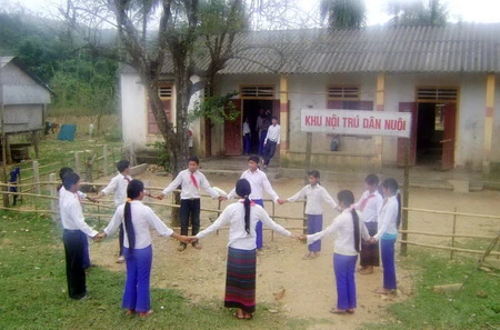 Thiếu hụt nhà bán trú dân nuôi cho học sinh miền núi