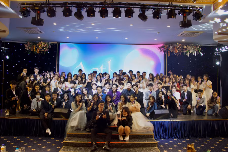 Với toàn bộ số tiền lợi nhuận thu được được sử dụng với mục đích từ thiện, Tổ chức chiếu phim từ thiện Movies for Relief - BTC Red Carpet mong muốn được giúp đỡ những mảnh đời còn khó khăn, bất hạnh trong cuộc sống, từ đó lan tỏa, thắp lên tình yêu thương đến với xã hội, cộng đồng. Với toàn bộ số tiền lợi nhuận thu được được sử dụng với mục đích từ thiện, Tổ chức chiếu phim từ thiện Movies for Relief - BTC Red Carpet mong muốn được giúp đỡ những mảnh đời còn khó khăn, bất hạnh trong cuộc sống, từ đó lan tỏa, thắp lên tình yêu thương đến với xã hội, cộng đồng.