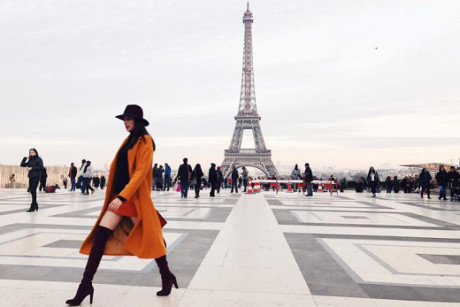 Đến kinh đô thời trang Paris, các người đẹp Việt mặc gì? - Ảnh 2 Den kinh do thoi trang Paris, cac nguoi dep Viet mac gi? - Anh 2