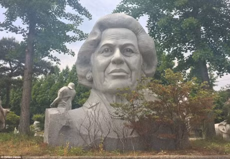 Cong vien co 6.000 tuong 