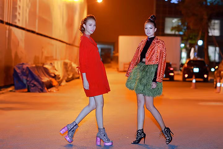 Phí Phương Anh đọ dáng bên Quán quân Next Top Ngọc Châu