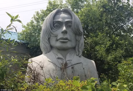 Cong vien co 6.000 tuong 