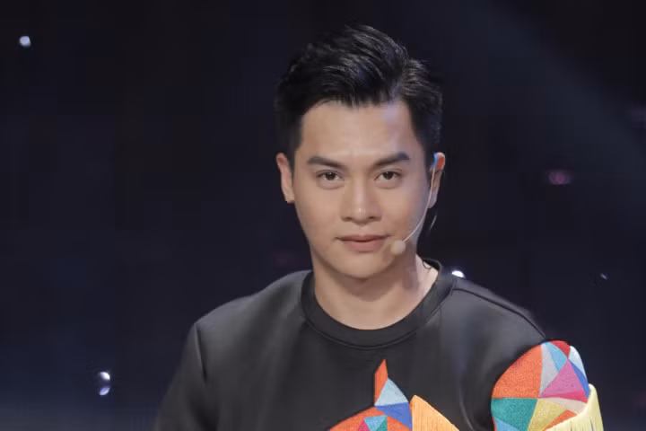 Chuyên gia trang điểm Nam Trung chấp nhận "đứng sau" học trò