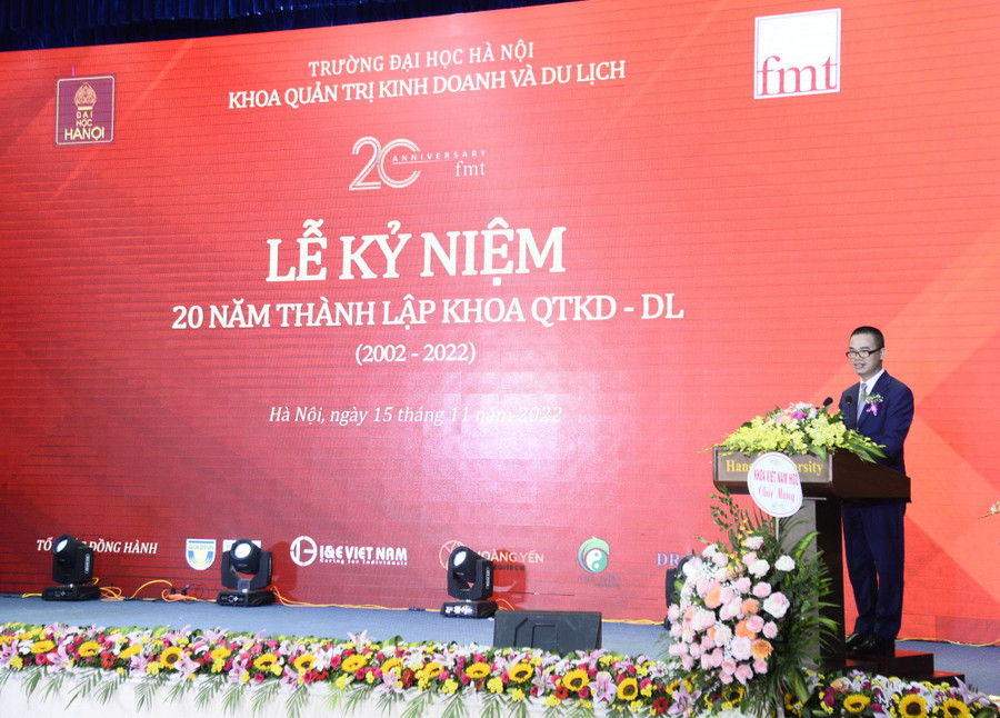 PGS.TS Nguyễn Văn Trào phát biểu tại lễ kỷ niệm.