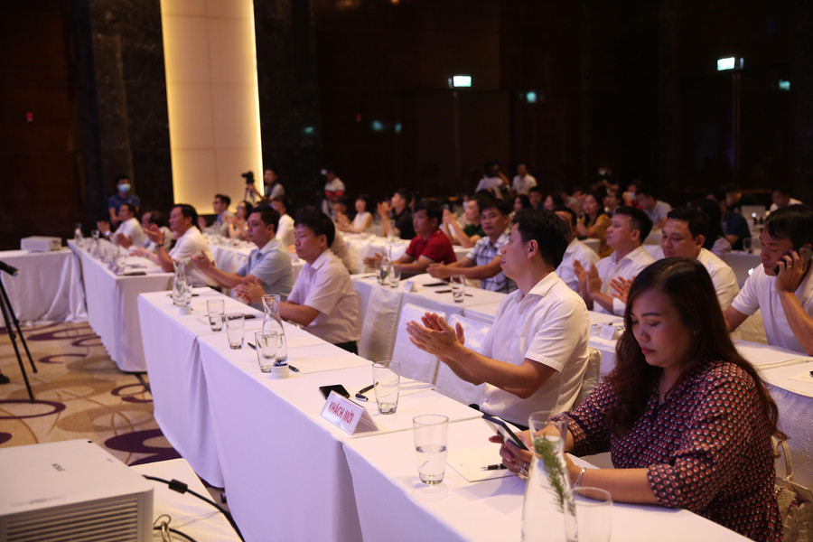 Khách mời tới tham dự sự kiện.