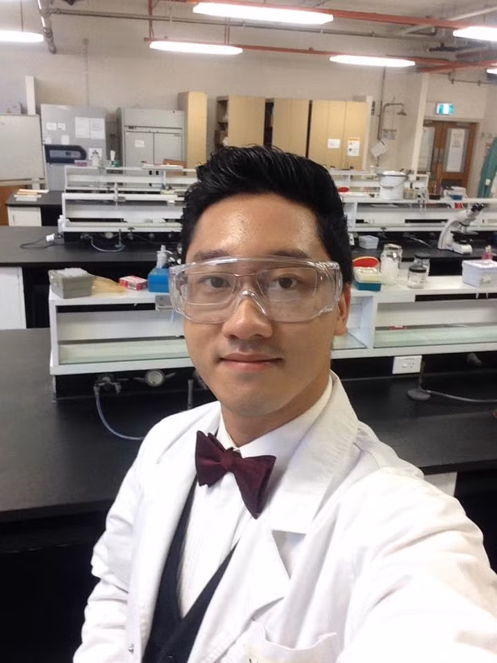 Phút thư giãn của Nguyễn Việt Hùng trong phòng thí nghiệm. Ảnh: Nhân vật cung cấp Phút thư giãn của Nguyễn Việt Hùng trong phòng thí nghiệm. Ảnh: Nhân vật cung cấp