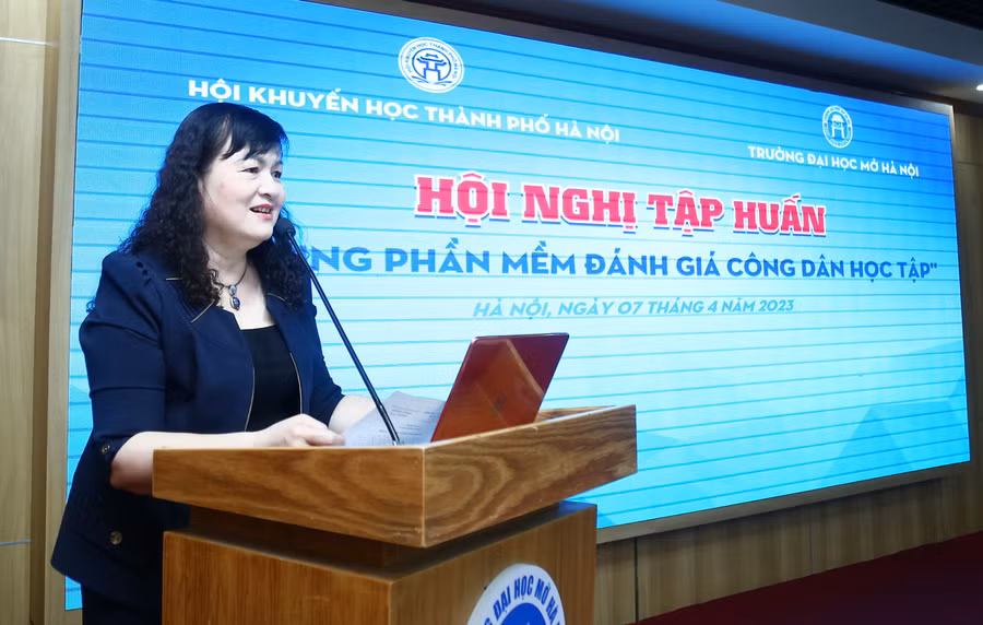 Bà Nguyễn Thị Ngọc Minh nhấn mạnh, buổi tập huấn là một trong những hoạt động hỗ trợ công tác khuyến học, hỗ trợ cộng đồng của Trường ĐH Mở Hà Nội.