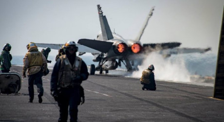 Tàu sân bay USS Carl Vinson có sức mạnh khủng khiếp cỡ nào? - Ảnh 1 Tau san bay USS Carl Vinson co suc manh khung khiep co nao? - Anh 1