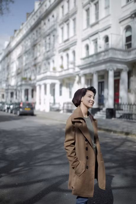 Vu Cat Tuong don tim fan voi bo hinh da phong cach tai troi Au - Anh 7