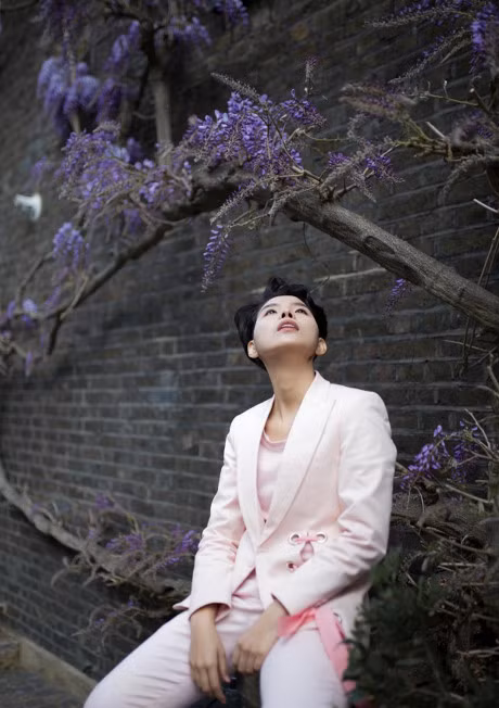 Vu Cat Tuong don tim fan voi bo hinh da phong cach tai troi Au - Anh 2