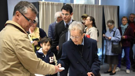 Nước Pháp bắt đầu vòng một cuộc bầu cử tổng thống 2017 - Ảnh 1 Nuoc Phap bat dau vong mot cuoc bau cu tong thong 2017 - Anh 1