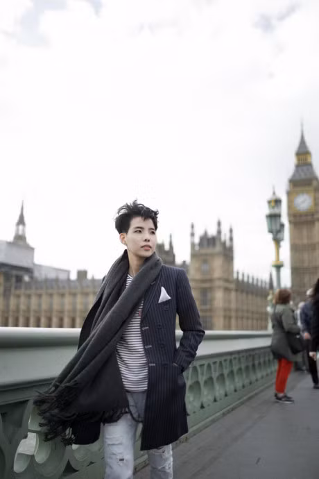 Vu Cat Tuong don tim fan voi bo hinh da phong cach tai troi Au - Anh 8