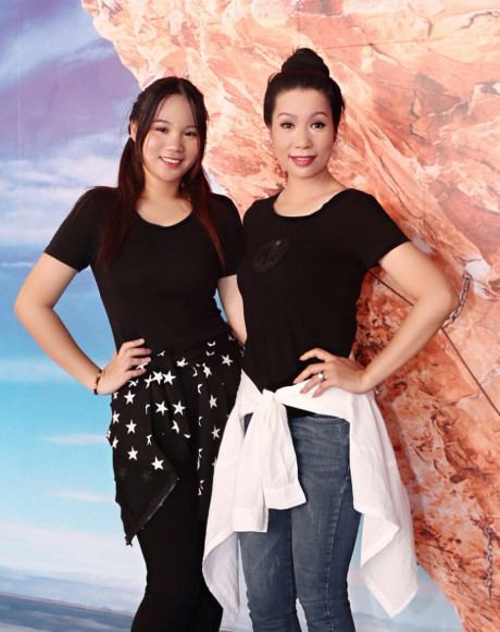 Lộ ảnh hiếm: Trịnh Kim Chi tình cảm bên chồng con chốn đông người - Ảnh 6 Lo anh hiem: Trinh Kim Chi tinh cam ben chong con chon dong nguoi - Anh 6